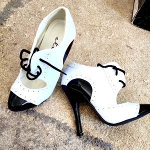 Ellie Tuxedo Heels